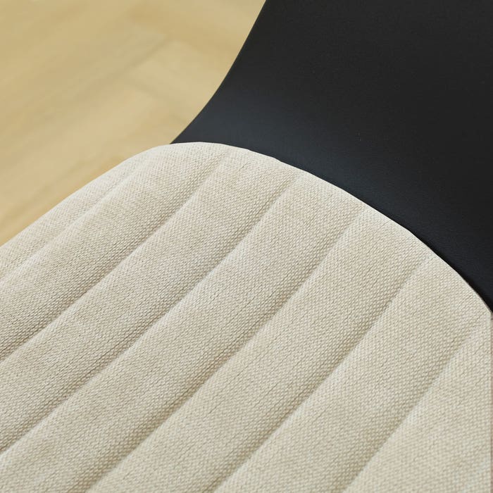 detail van de licht beige zitkussen - wit onderstel  - zwart noa-liz