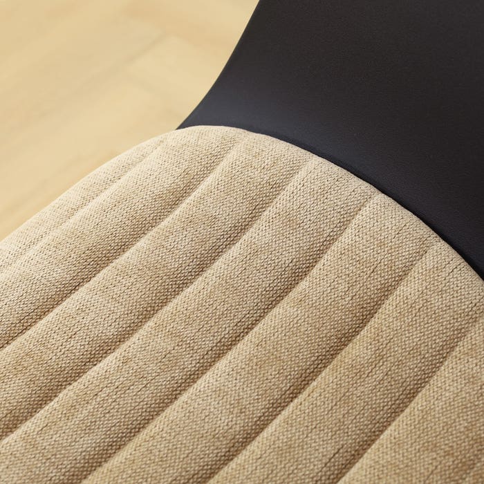 detail van de taupe zitkussen - zwart onderstel  - zwart nora-liz