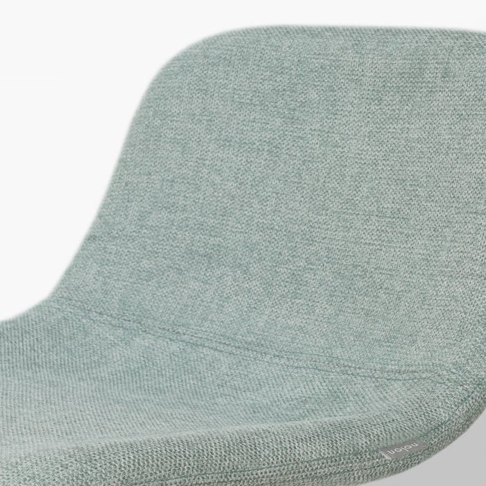 detail onderstel van Nino-Mats barkruk zacht groen - zwart onderstel - 65 cm - set van 2