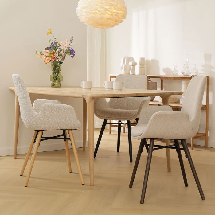 stijlvolle eetkamerstoel beige - zwart houten onderstel Nena Eef