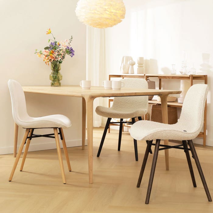 scandinavische eetkamerstoel bouclé beige - houten onderstel Nena-Fé 
