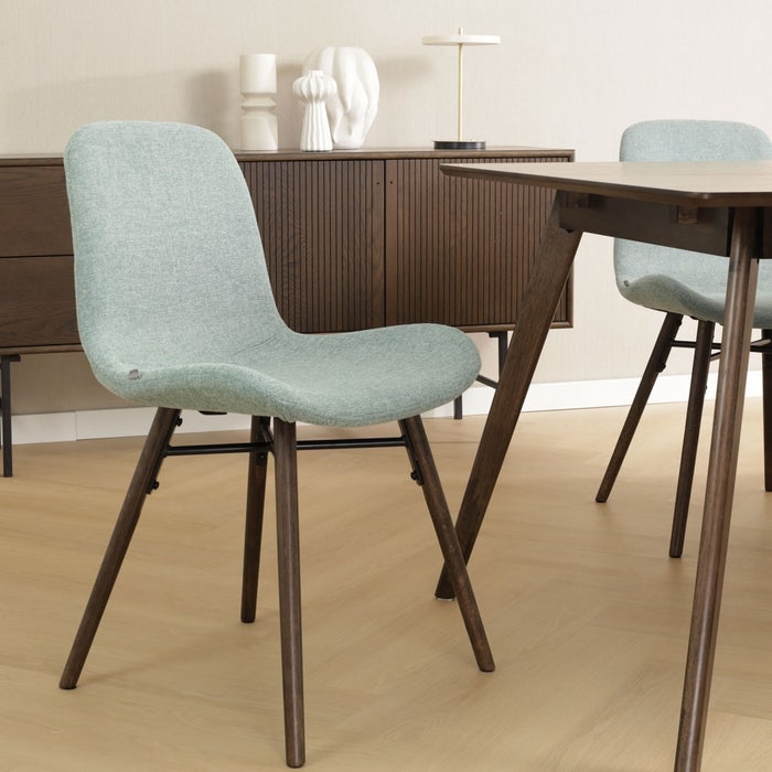 Nena-Fé eetkamerstoel zacht groen - walnoot houten onderstel stof - scandinavisch - naturel houten poten - walnoot - lichtgroen - modern - luxe - lichte stof - groen