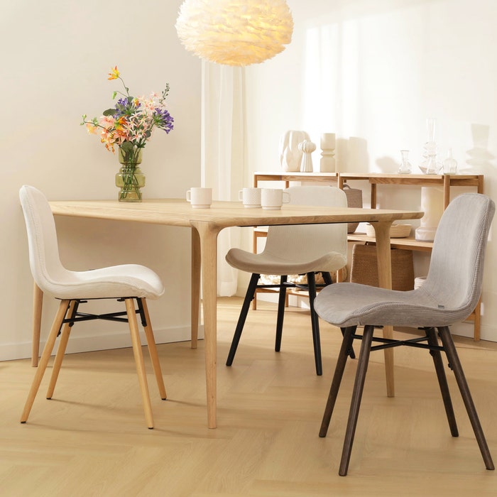 scandinavische eetkamerstoel rib warm grijs - zwart houten onderstel Nena-Fé 