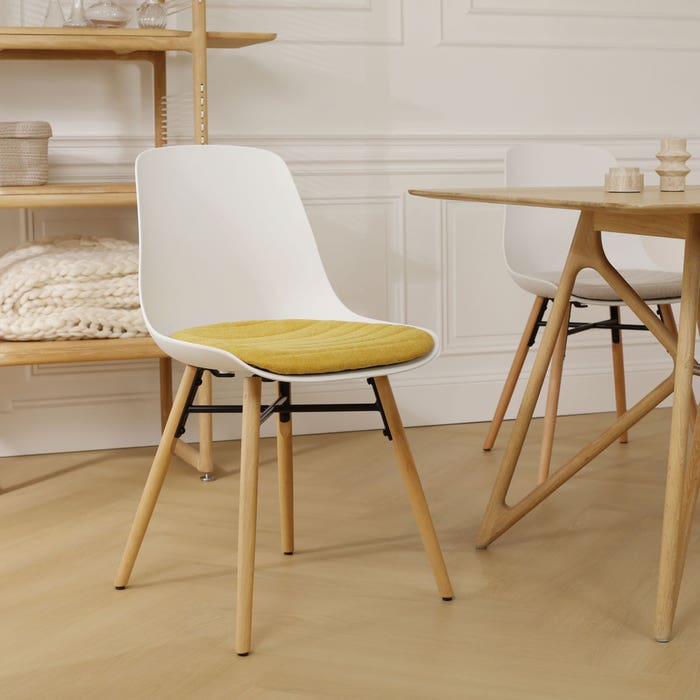 Nena-Liv eetkamerstoel wit met okergeel zitkussen - houten onderstel eetkamerstoel - scandinavisch - modern - kunststof - naturel houten poten