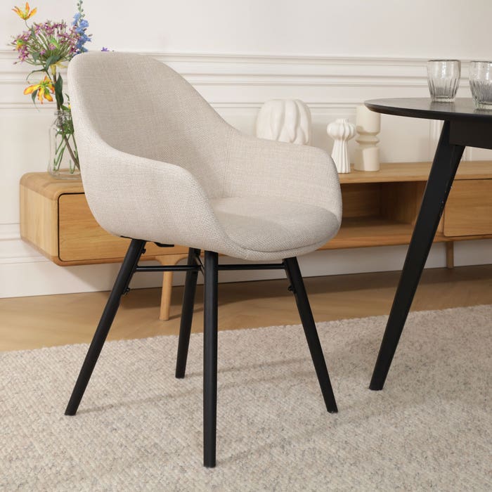 comfortabele armstoel beige - zwart houten onderstel Nena-Mae