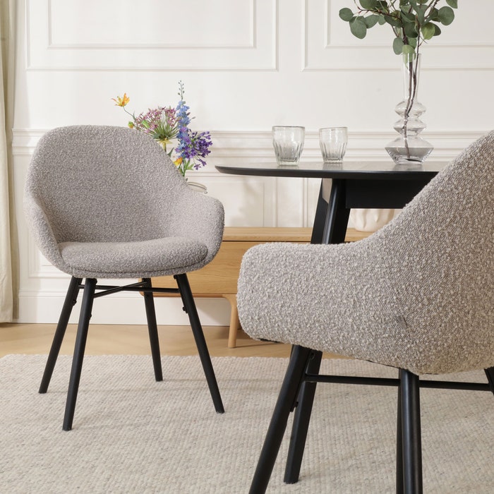 Nena-Mae eetkamerstoel bouclé taupe - zwart houten onderstel met armleuning - bruin - stof - bouclé - armstoel - naturel houten poten - zwarte poten - lichtbruin