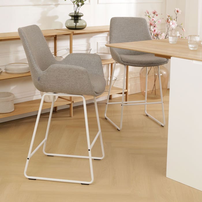 Nino-Eef barkruk warm grijs - wit onderstel - 75 cm barstoel - rugleuning - barkruk - armleuning - hoge - design - luxe - stof - scandinavisch