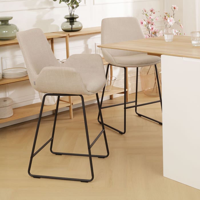 Nino-Eef barkruk beige - zwart onderstel - 75 cm barstoel - rugleuning - barkruk - armleuning - hoge - design - luxe - stof - bruin - scandinavisch - japandi