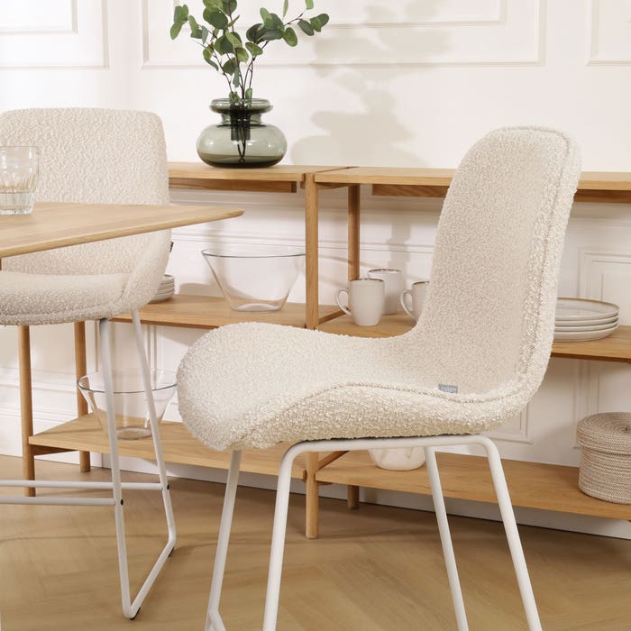 scandinavische barkruk bouclé beige - wit onderstel - 75 cm Nino-Fé