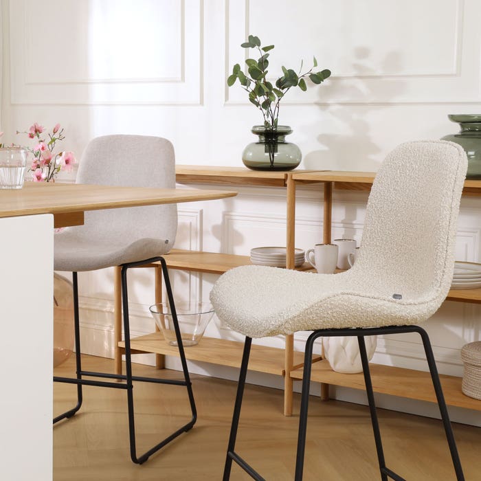scandinavische barkruk bouclé beige - zwart onderstel - 75 cm Nino-Fé