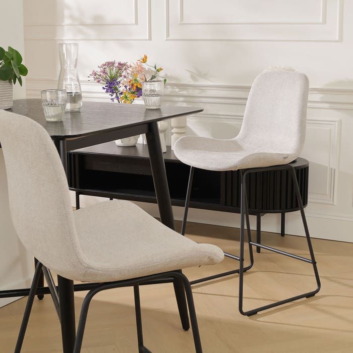 Nino-Fé barkruk beige - zwart onderstel - 75 cm barstoel - rugleuning - hoge - stof - scandinavisch - modern - lichtbruin
