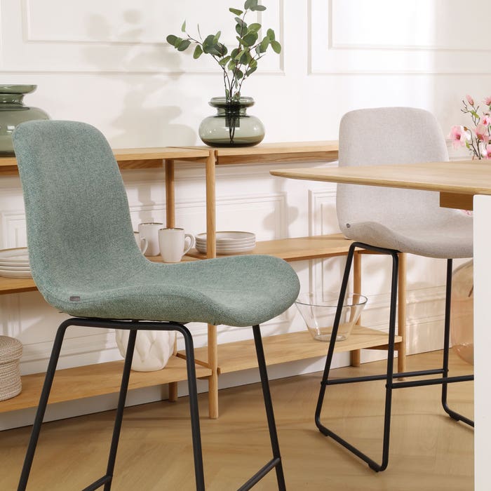 scandinavische barkruk zacht groen - zwart onderstel - 75 cm Nino-Fé