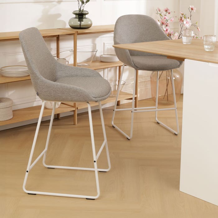 Nino-Isa barkruk warm grijs - wit onderstel - 65 cm barstoel - rugleuning - voor kookeiland - design - luxe - stof - zithoogte 65 cm - scandinavisch
