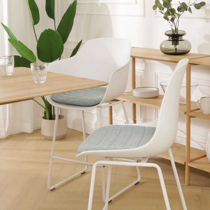 scandinavische barkruk wit met zacht groen zitkussen - wit onderstel - 65 cm Nino-Liv