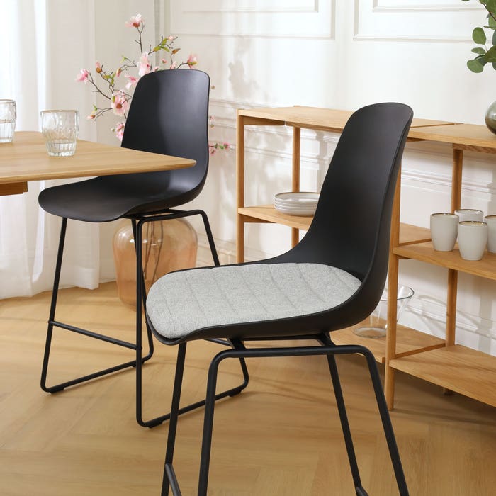 scandinavische barkruk zwart met lichtgrijs zitkussen - zwart onderstel - 75 cm Nino-Liv