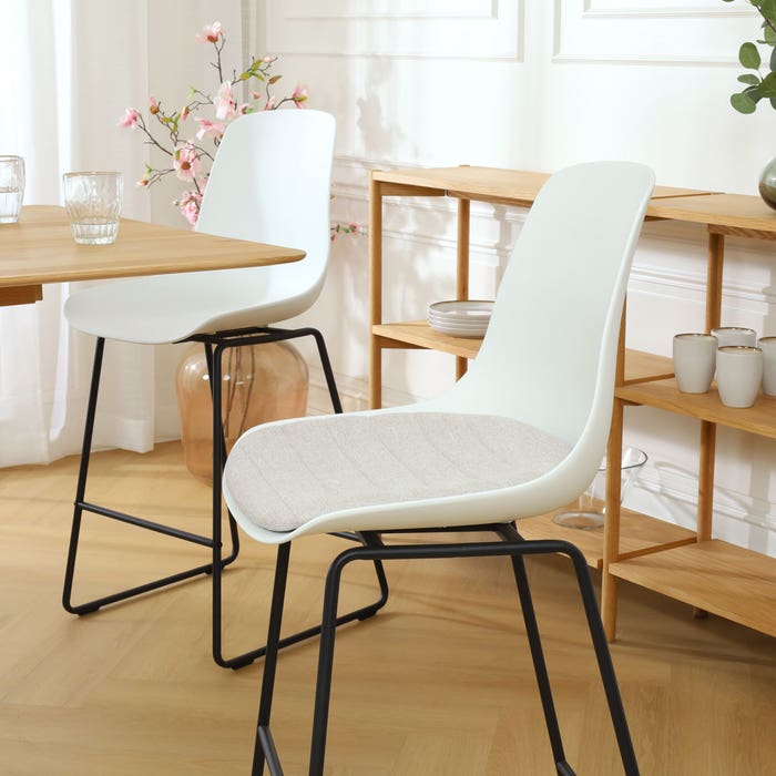 scandinavische barkruk wit met beige zitkussen - zwart onderstel - 65 cm Nino-Liv