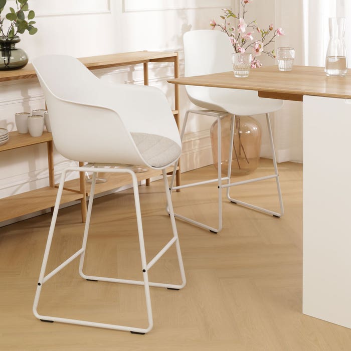 Nino-Liz barkruk wit met beige zitkussen - wit onderstel - 65 cm barstoel - armleuning - rugleuning - lage - luxe - stof - scandinavisch - comfortabele - japandi