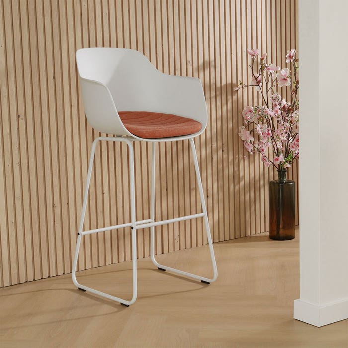 scandinavische barkruk wit met terracotta rood zitkussen - wit onderstel - 65 cm Nino-Liz
