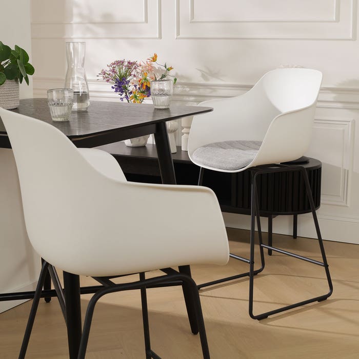 Nino-Liz barkruk wit met lichtgrijs zitkussen - zwart onderstel - 65 cm barstoel - armleuning - rugleuning - lage - luxe - stof - scandinavisch - comfortabele - japandi