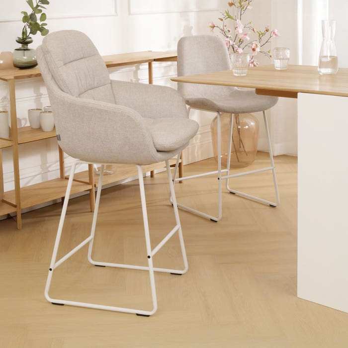 Nino-Mia barkruk beige - wit onderstel - 75 cm barstoel - rugleuning - kookeiland - armleuning - hoge - luxe - stof -  zithoogte 75 cm - scandinavisch - comfortabele