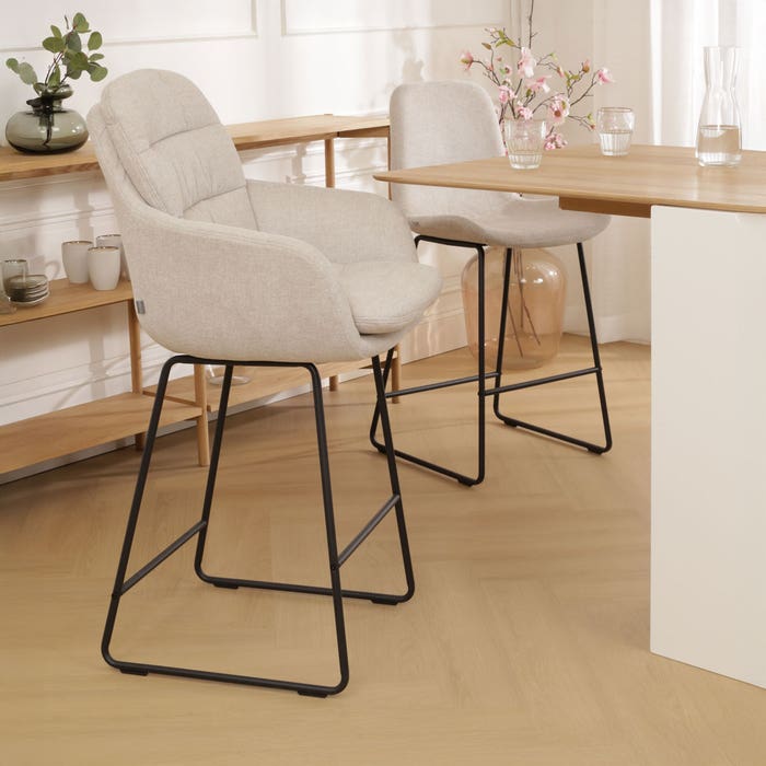 Nino-Mia barkruk beige - zwart onderstel - 65 cm barstoel - rugleuning - kookeiland - armleuning - luxe - stof - zithoogte 65 cm - scandinavisch - comfortabele