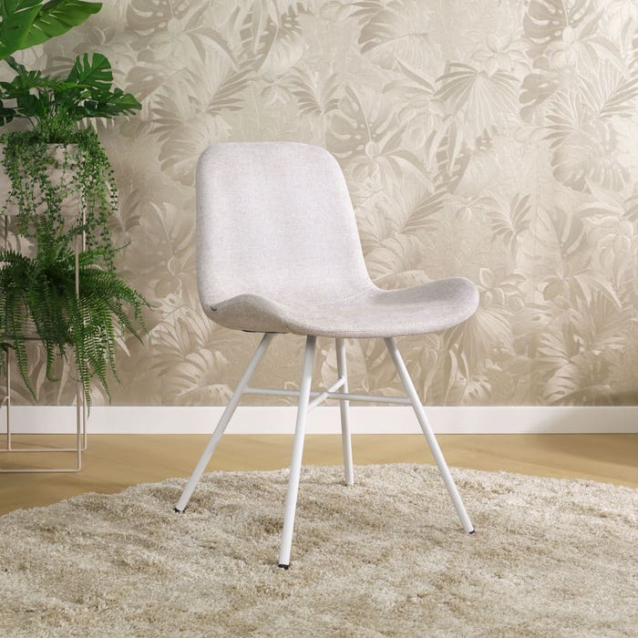 Noa-Fé eetkamerstoel beige - wit onderstel stof - scandinavisch - japandi - crème - modern - witte poten - lichtbruin - elegant