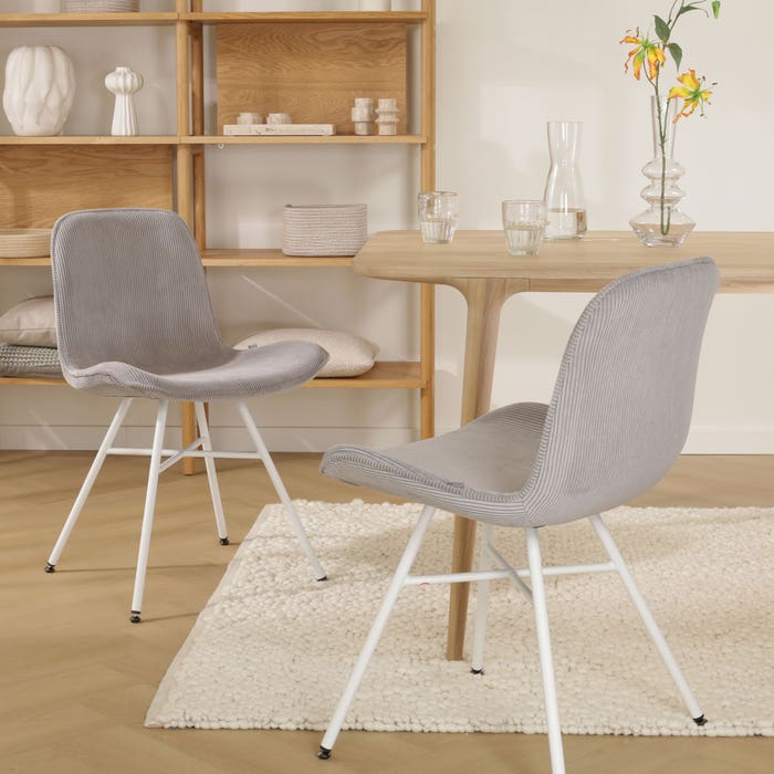 minimalistische eetkamerstoel rib warm grijs - wit onderstel Noa-Fé 