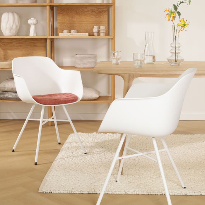 scandinavische eetkamerstoel wit met terracotta rood zitkussen - wit onderstel Noa-Liz 