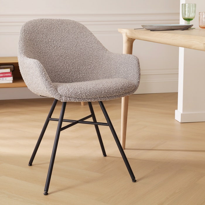 Noa-Mae eetkamerstoel bouclé taupe - zwart onderstel - set van 2 met armleuning - design - scandinavisch - stof - luxe - armstoel - comfortabele - bruingrijs - set van 2