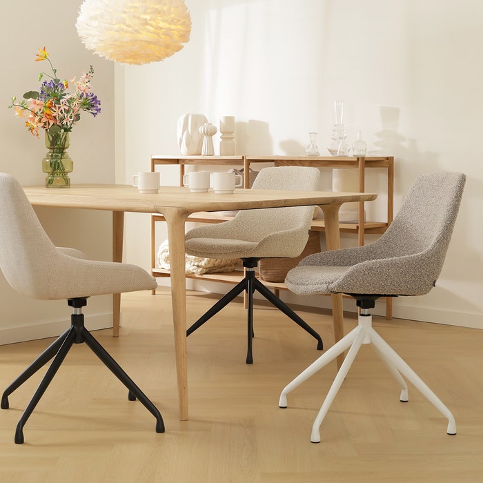 design draaibare eetkamerstoel bouclé taupe - zwart onderstel Nola-Isa