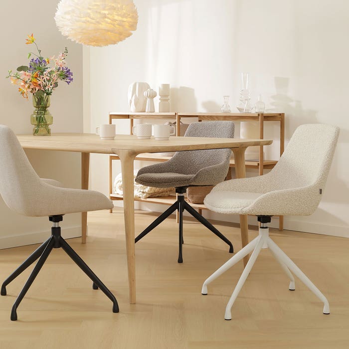draaibare eetkamerstoel bouclé beige - wit onderstel Nola-Isa 