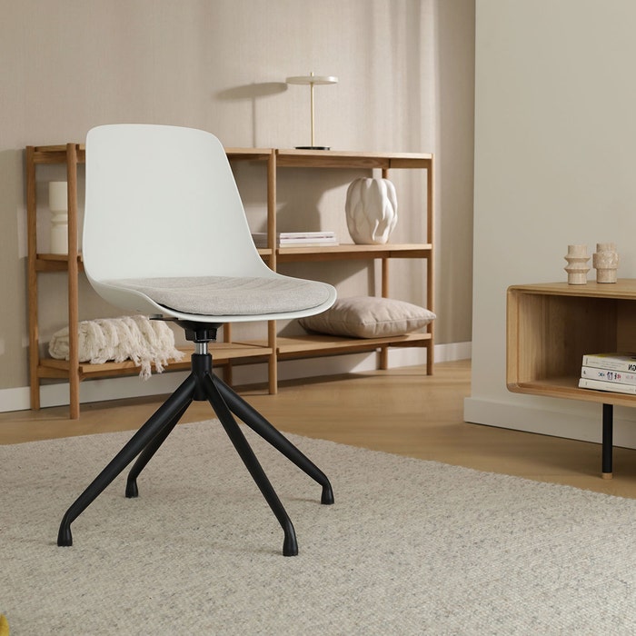 Nola-Liv draaibare eetkamerstoel wit met beige zitkussen - zwart onderstel eetkamerstoel - draaibaar - scandinavisch - modern - kunststof zwarte poten
