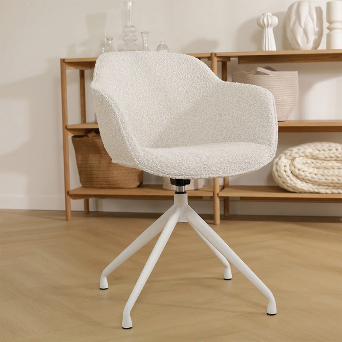 Nola-Mare draaibare eetkamerstoel bouclé beige  - wit onderstel met armleuning - draaibaar - stoffen - scandinavisch - bouclé - armstoel - creme - witte poten