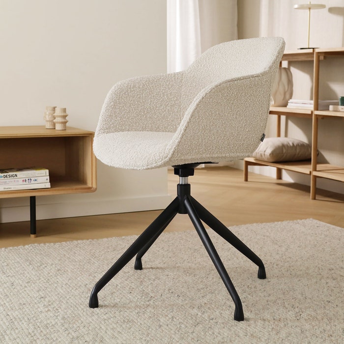 comfortabele draaibare eetkamerstoel met armleuning bouclé beige  - zwart onderstel Nola-Mare