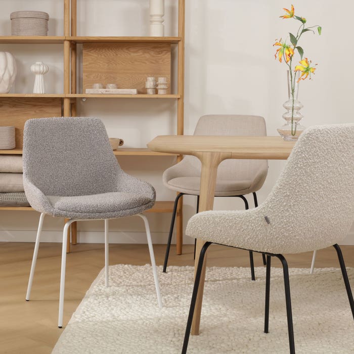 design eetkamerstoel bouclé taupe - zwart onderstel Nora-Isa