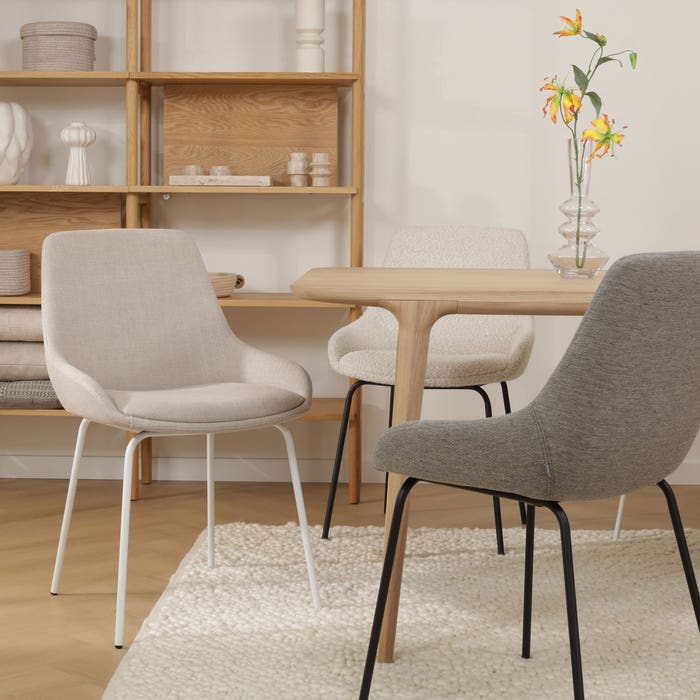 design eetkamerstoel beige - zwart onderstel Nora-Isa 