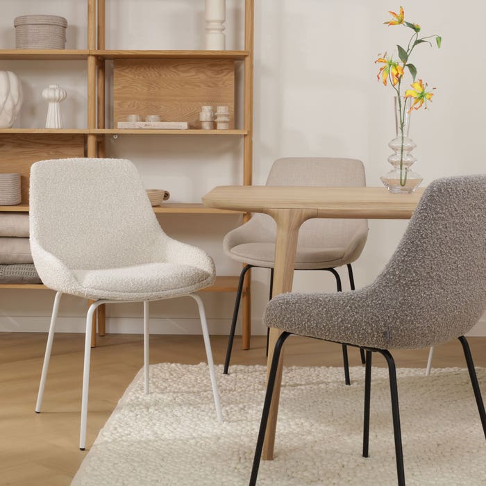 design eetkamerstoel bouclé beige - wit onderstel Nora-Isa