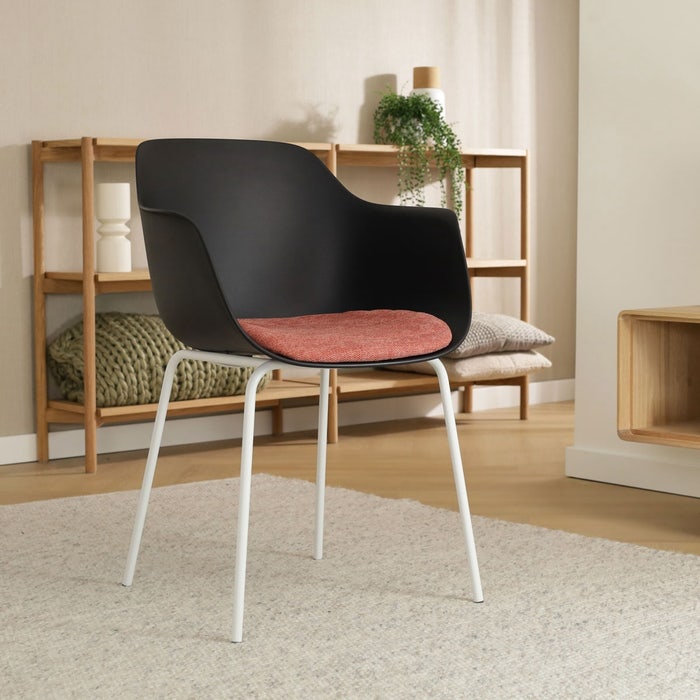 Nora-Liz eetkamerstoel zwart met terracotta rood zitkussen - wit onderstel eetkamerstoel - met armleuning - scandinavisch - armstoel - scandinavisch - kunststof - modern - witte poten