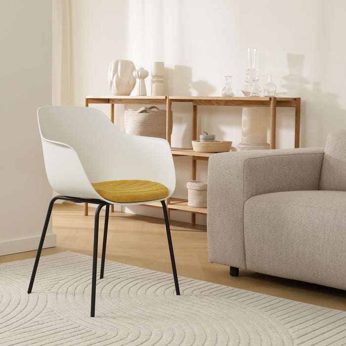 Nora-Liz eetkamerstoel wit met okergeel zitkussen - zwart onderstel eetkamerstoel - met armleuning - scandinavisch - armstoel - scandinavisch - kunststof - modern - zwarte poten