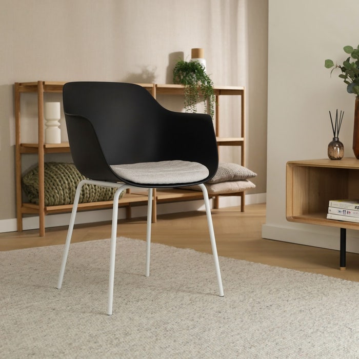 Nora-Liz eetkamerstoel zwart met beige zitkussen - wit onderstel eetkamerstoel - met armleuning - scandinavisch - armstoel - scandinavisch - kunststof - modern - witte poten