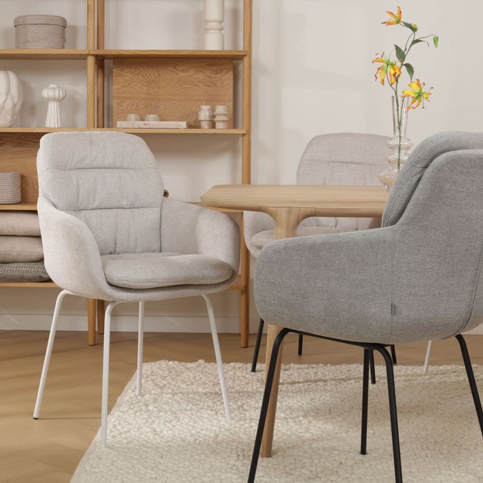 scandinavische eetkamerstoel beige - wit onderstel Nora-Mia