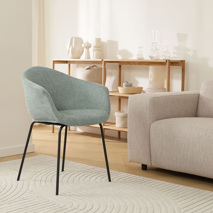 Nora-Otis eetkamerstoel zacht groen - zwart onderstel - set van 2 met armleuning - stoffen - armstoel - modern - lichtgroen - japandi - comfortabel