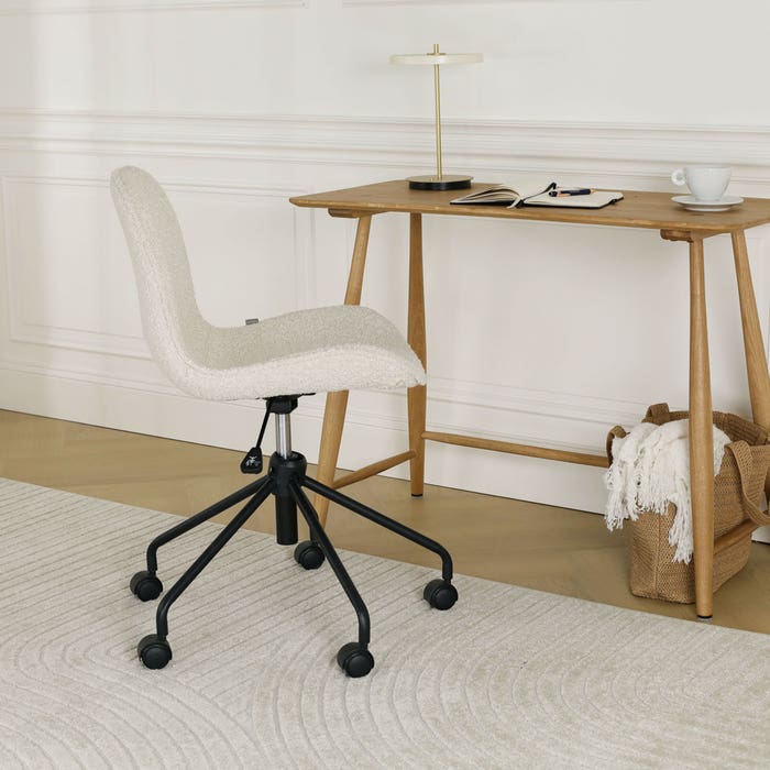 Nout-Fé bureaustoel bouclé beige - zwart onderstel burostoel - vergaderstoel - design - verstelbaar - wieltjes - wielen - comfortabel - stof - draaibaar - creme