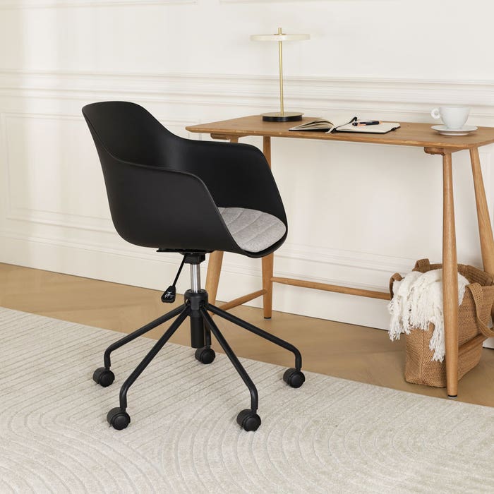 Nout-Liz bureaustoel zwart met lichtgrijs zitkussen - zwart onderstel burostoel - vergaderstoel - design - verstelbaar - wieltjes - wielen - comfortabel - kunststof - scandinavisch - draaibaar