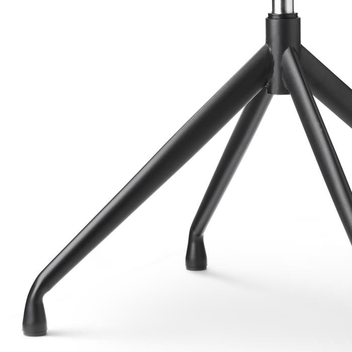 detail onderstel van Nola-Mae draaibare eetkamerstoel bouclé taupe - zwart onderstel