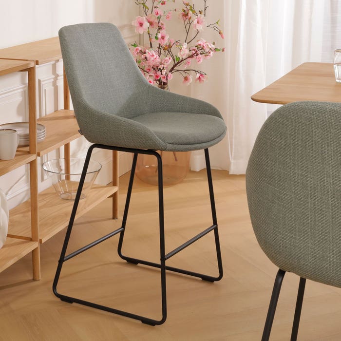 Nino-Isa barkruk groen - zwart onderstel - 65 cm barstoel - rugleuning - design - luxe - stof - zithoogte 65 cm - scandinavisch