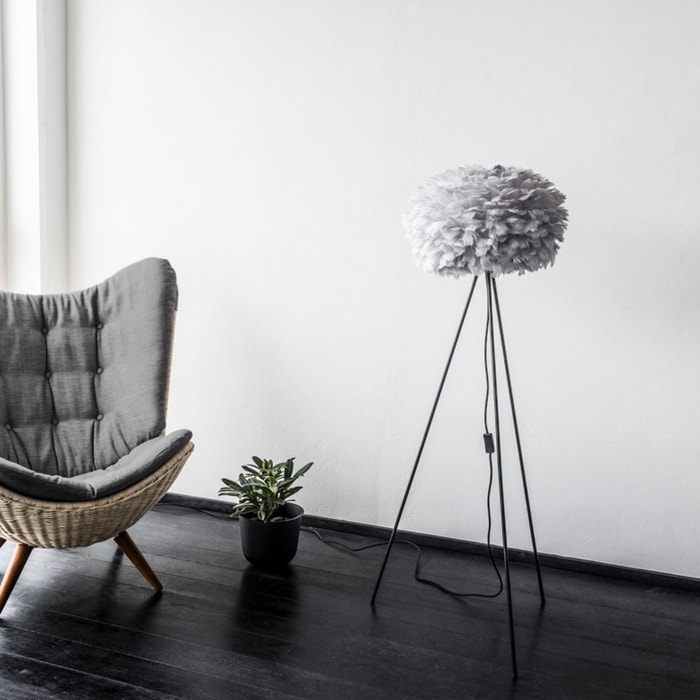 Eos Medium vloerlamp light grey - met tripod zwart - Ø 45 cm 
