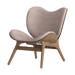 A Conversation Piece walnoot houten fauteuil dusty rose