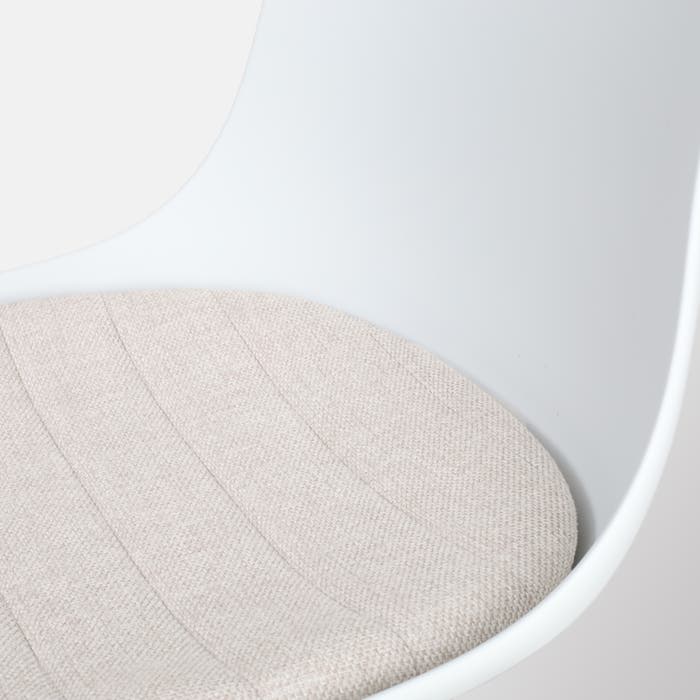 scandinavische eetkamerstoel wit met beige zitkussen - wit onderstel Nora-Liv