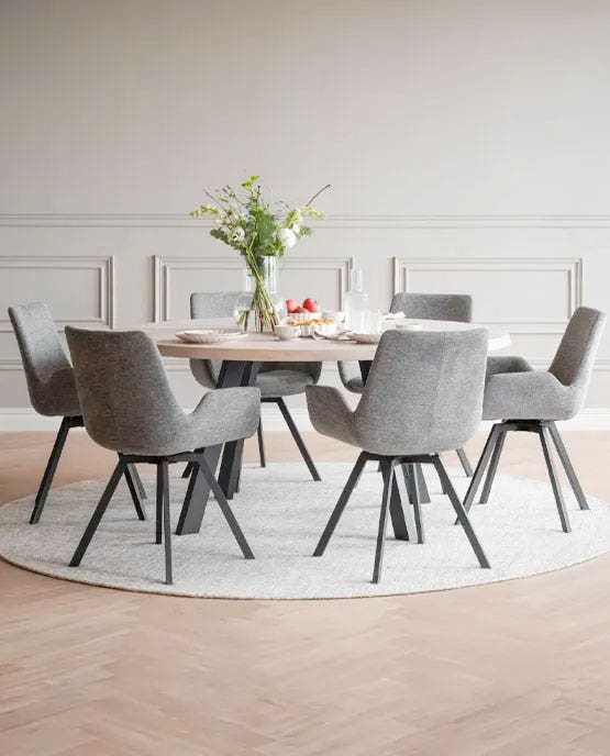 Welke eetkamerstoelen bij een ronde tafel